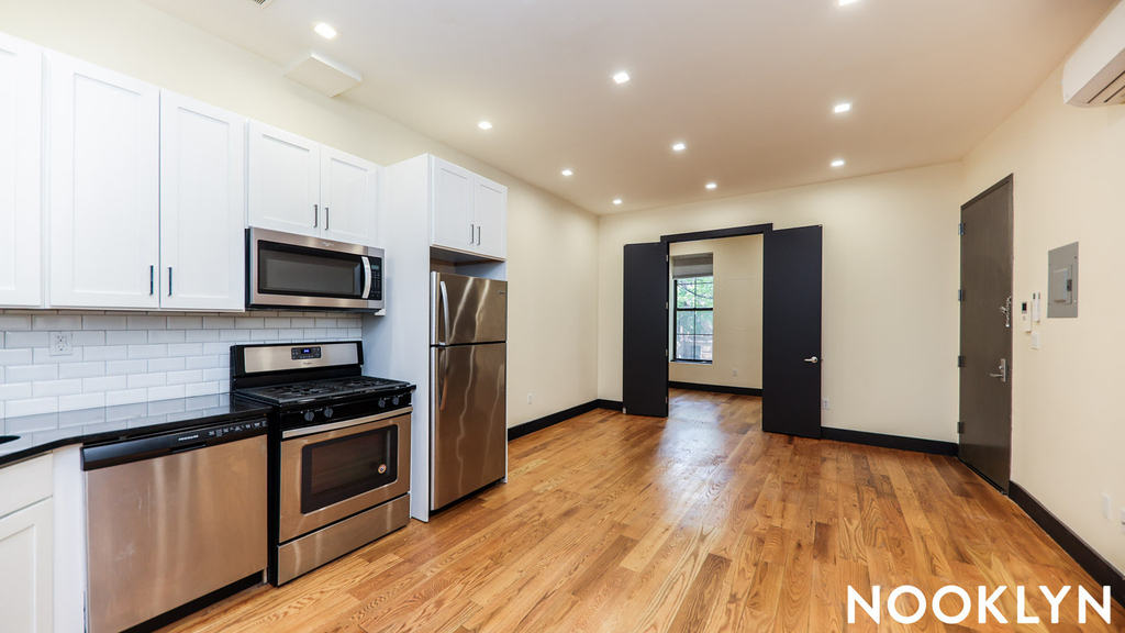 758 Putnam Ave - Photo 16