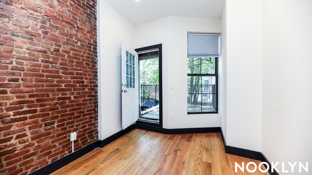 758 Putnam Ave - Photo 9