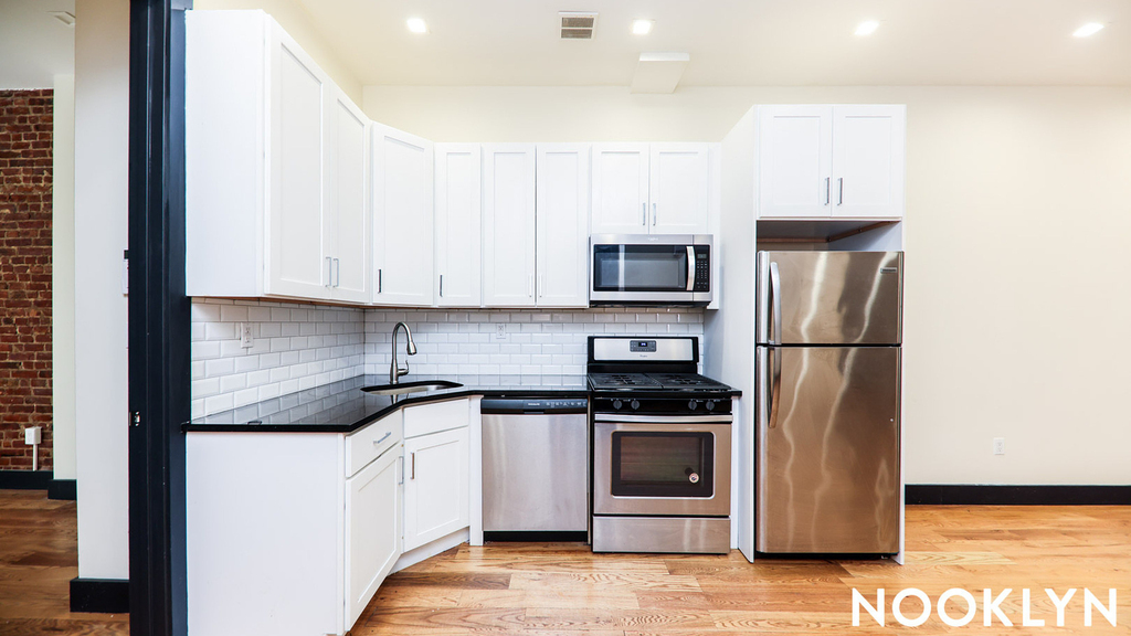 758 Putnam Ave - Photo 17