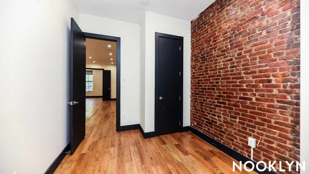758 Putnam Ave - Photo 5