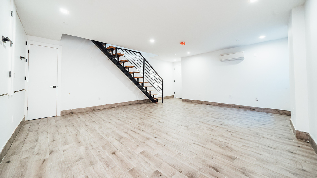 1183 Gates Ave - Photo 8