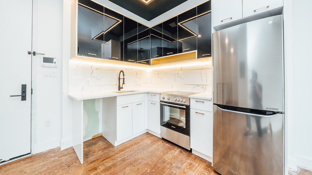 1183 Gates Ave - Photo 13