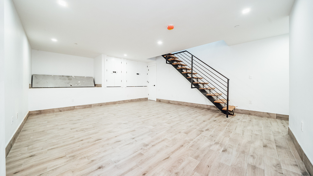 1183 Gates Ave - Photo 5