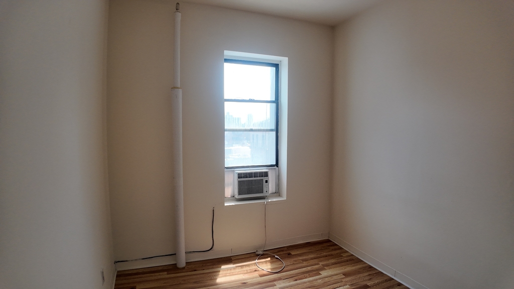 East 14th Street - Photo 1