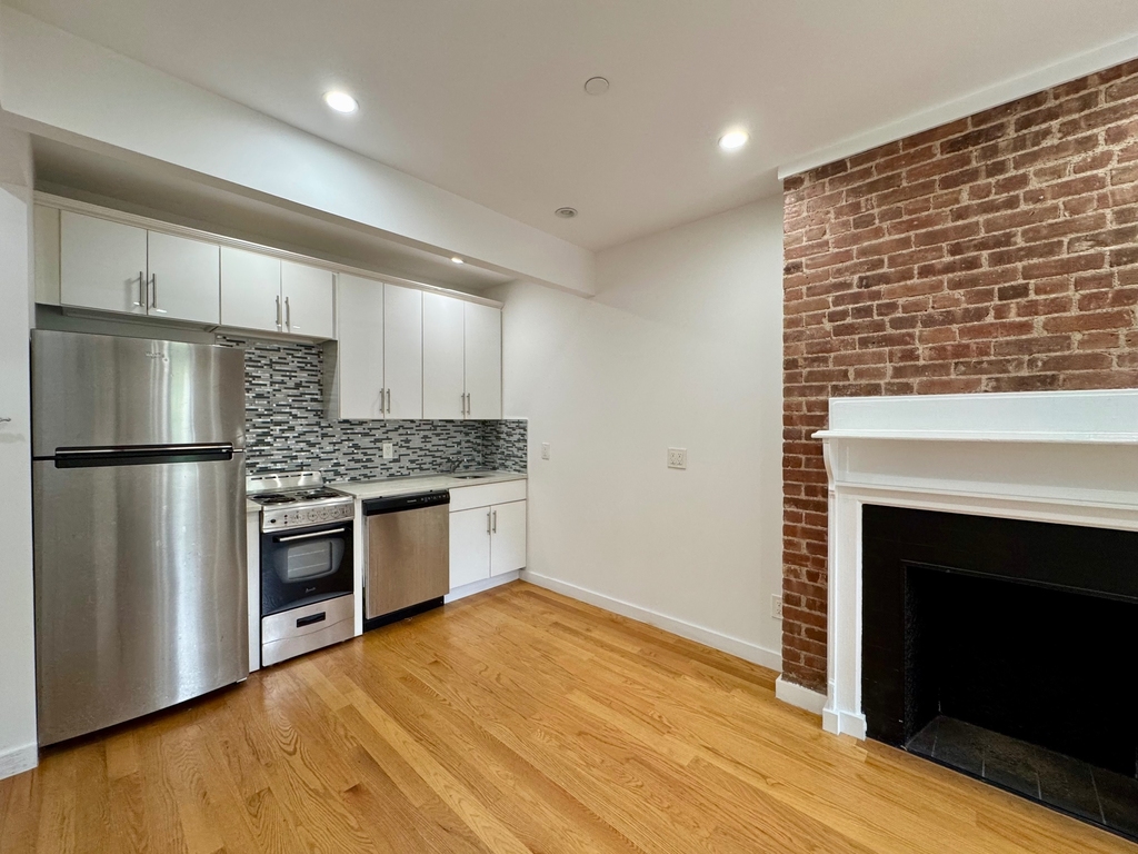 255 West 139th Street - Photo 6