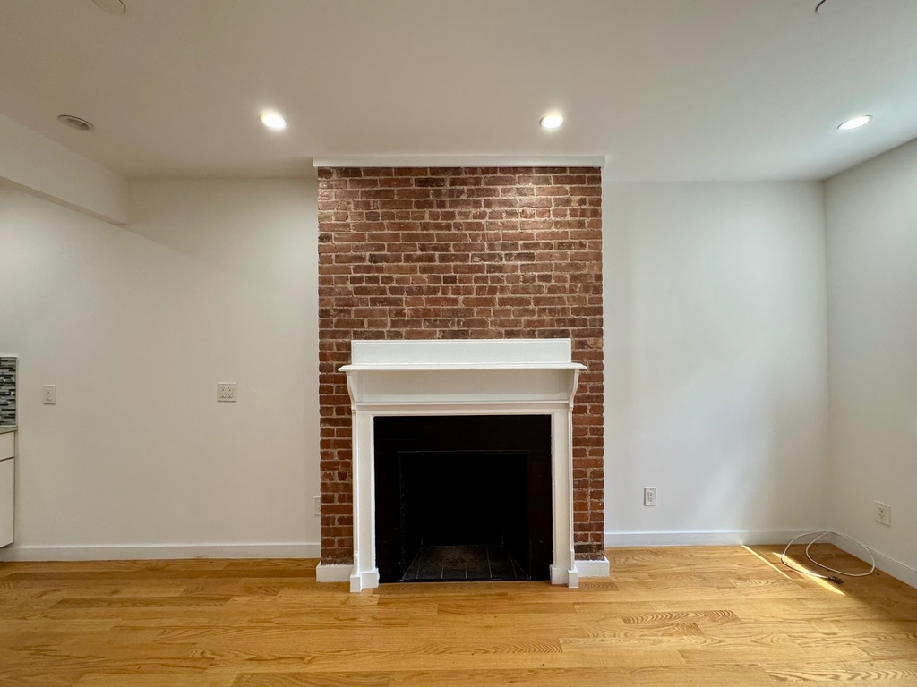 255 West 139th Street - Photo 5