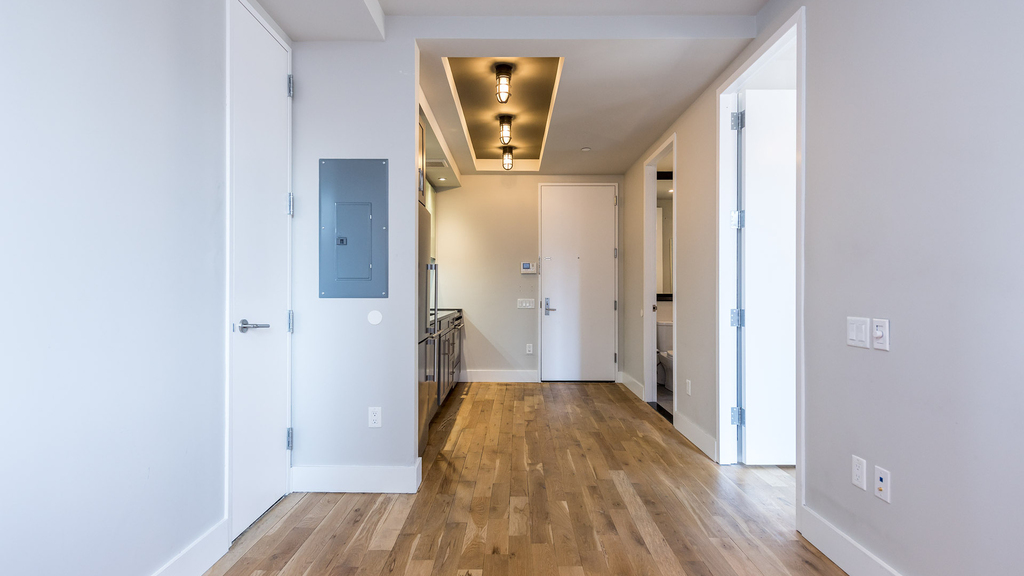 185 Leonard St  - Photo 18