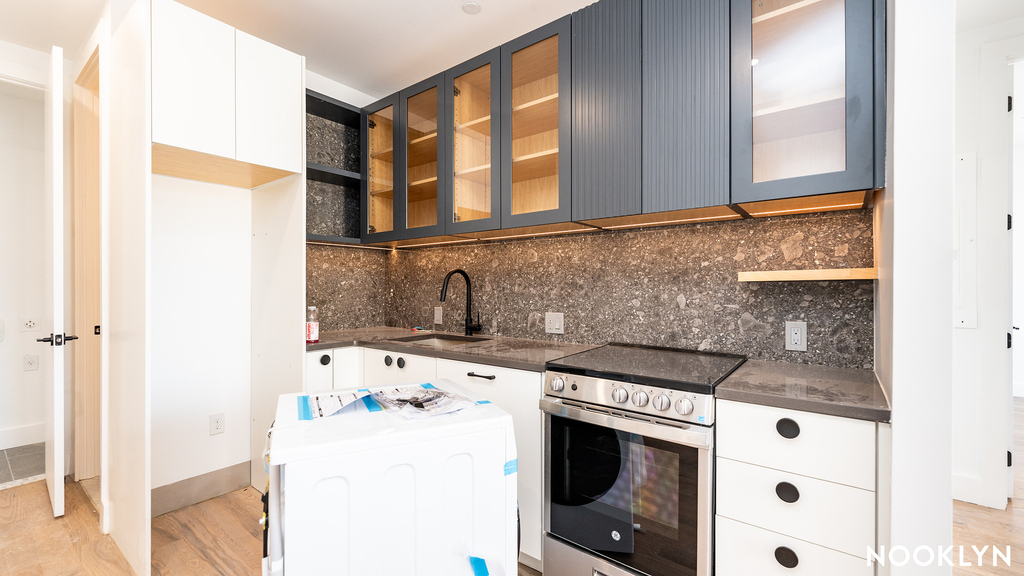 228 N 7th St  - Photo 1