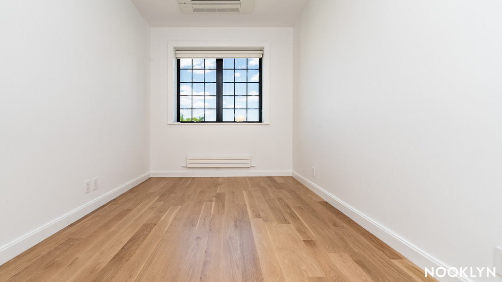 166 Eckford St - Photo 8