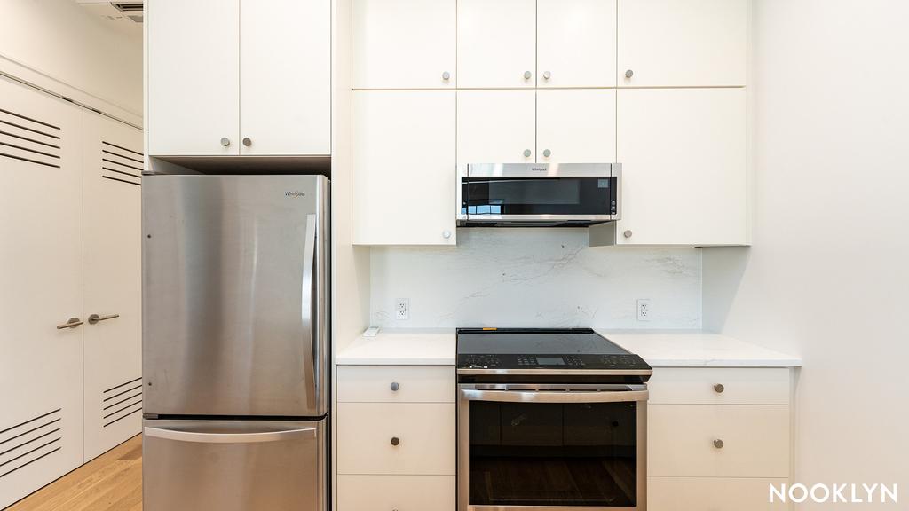 166 Eckford St - Photo 15