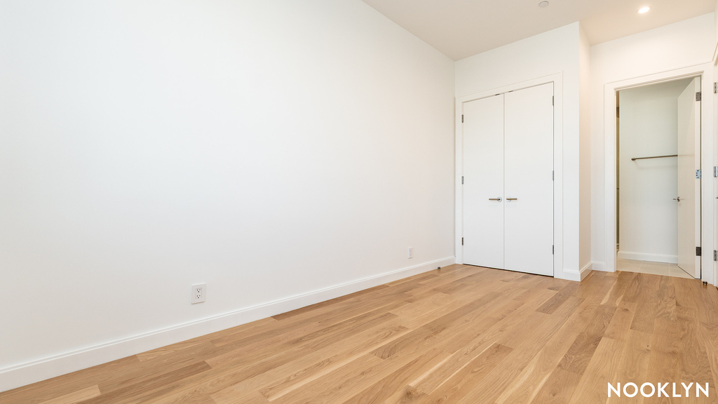 166 Eckford St - Photo 1