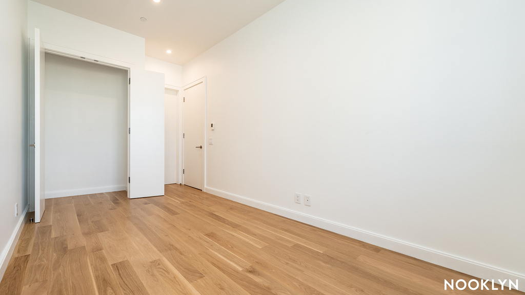 166 Eckford St - Photo 9
