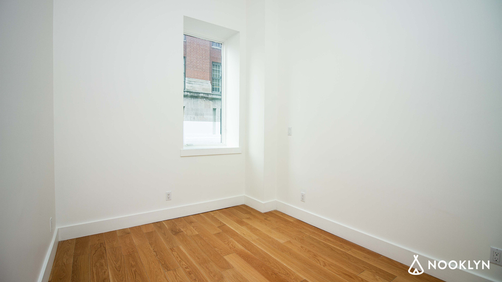 783 Knickerbocker Ave - Photo 2