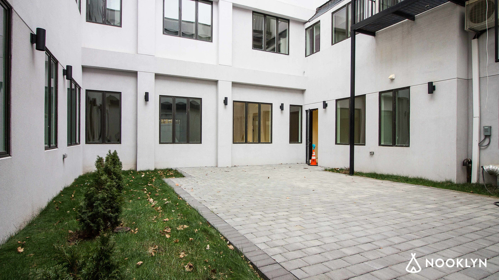 783 Knickerbocker Ave - Photo 10