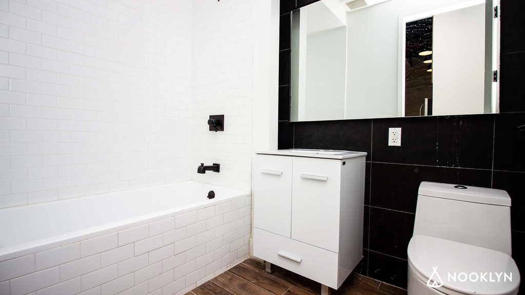 783 Knickerbocker Ave - Photo 3