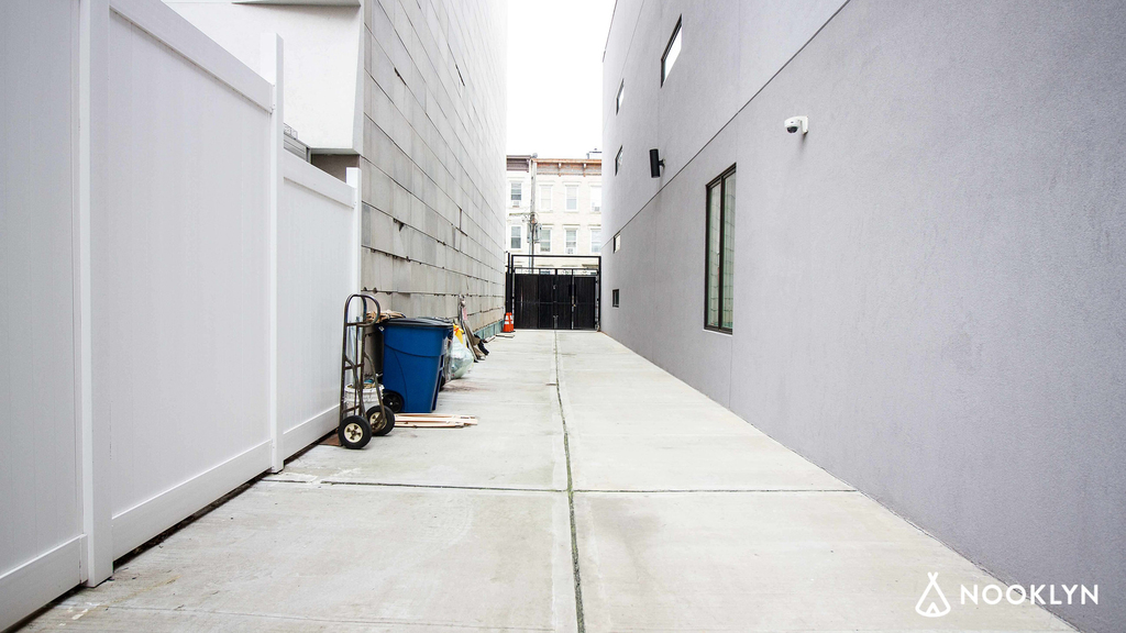 783 Knickerbocker Ave - Photo 15