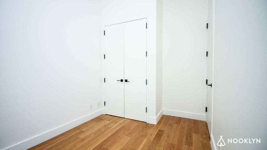 783 Knickerbocker Ave - Photo 12