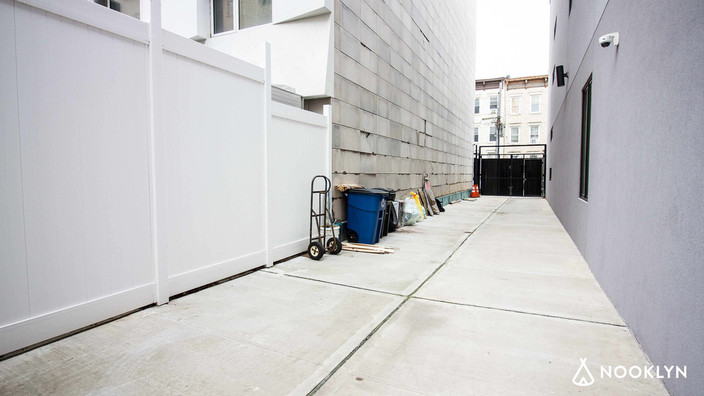 783 Knickerbocker Ave - Photo 18