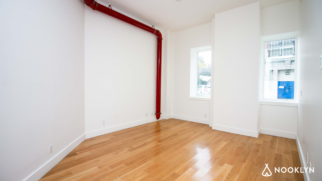 783 Knickerbocker Ave - Photo 0