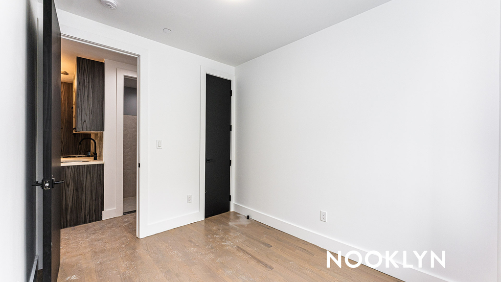 1189 Broadway - Photo 14