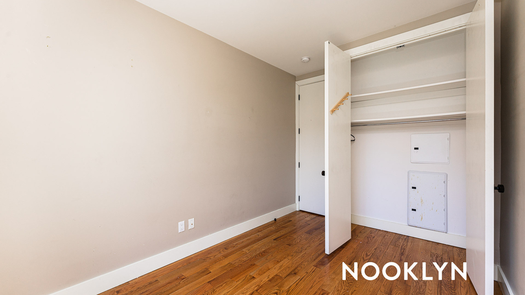 868 Lafayette Ave - Photo 2
