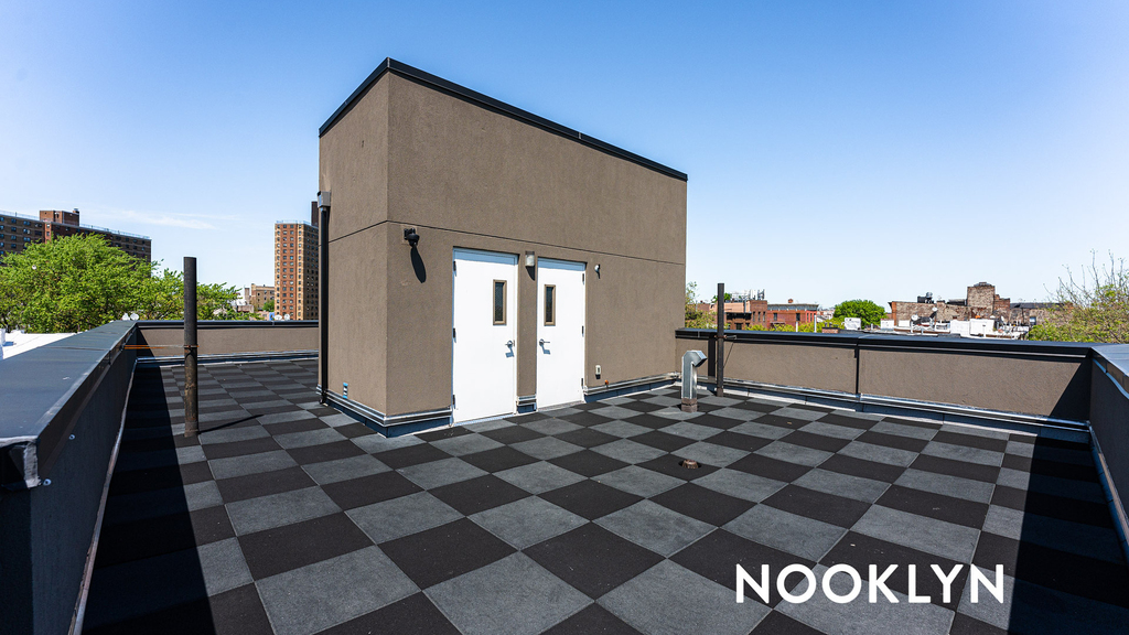868 Lafayette Ave - Photo 3