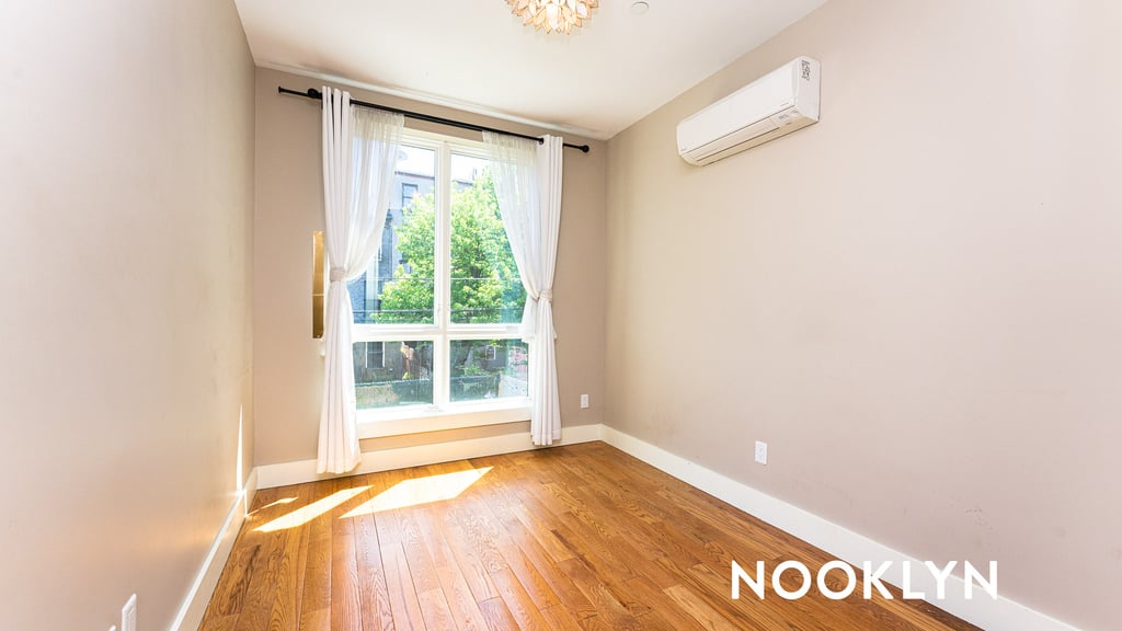 868 Lafayette Ave - Photo 0