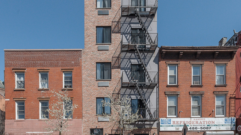 112 Manhattan Ave - Photo 9