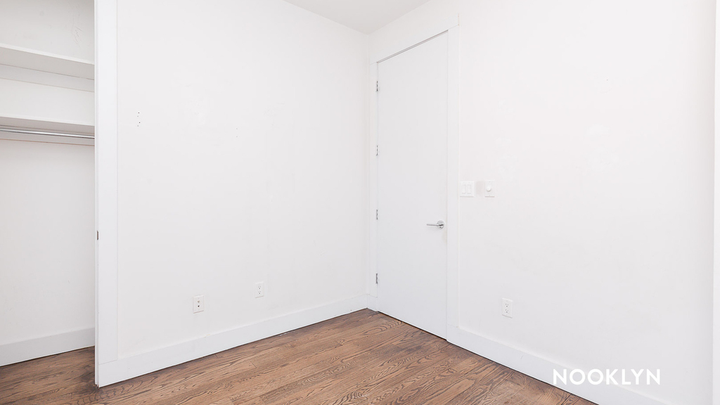 112 Manhattan Ave - Photo 1