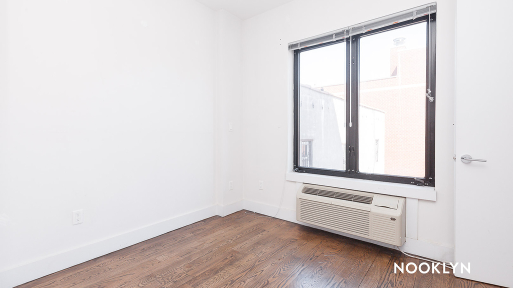 112 Manhattan Ave - Photo 5