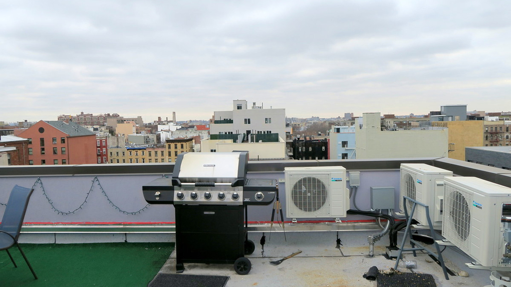 112 Manhattan Ave - Photo 16