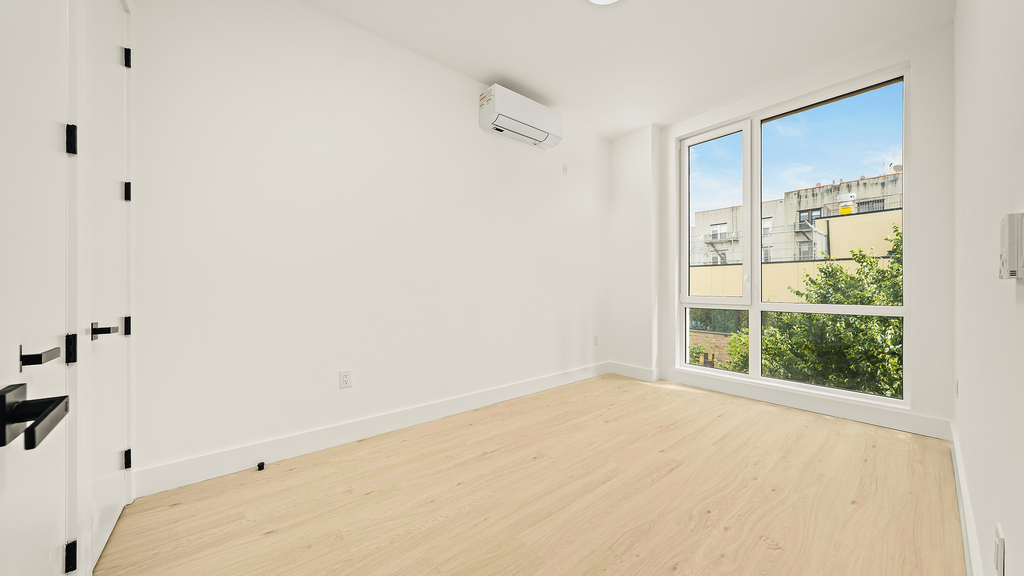 733 Lincoln Pl - Photo 3