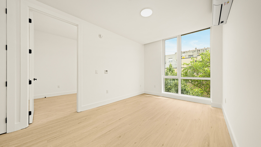 733 Lincoln Pl - Photo 1