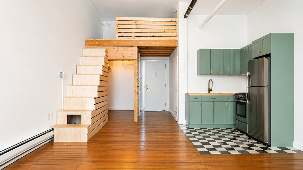 1085 Willoughby Ave  - Photo 1