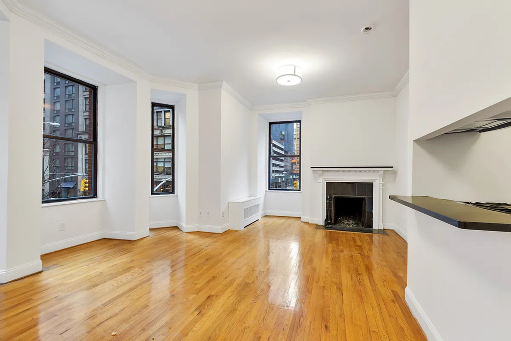 121 Madison Avenue - Photo 0
