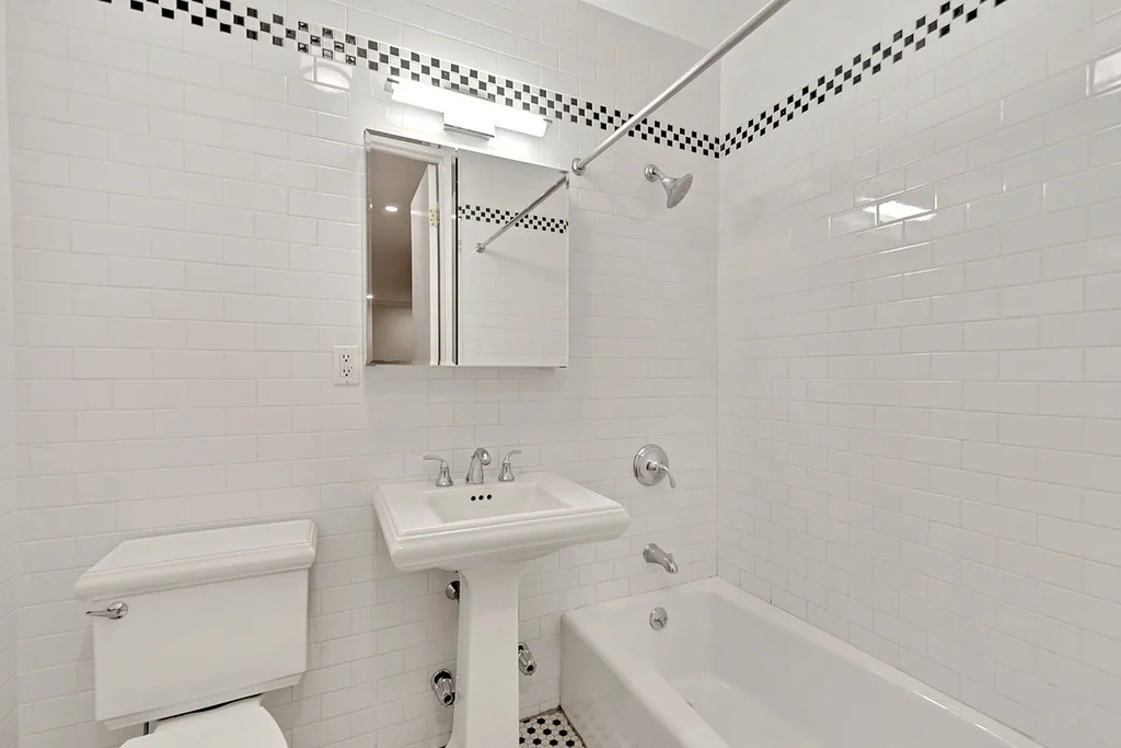 121 Madison Avenue - Photo 4