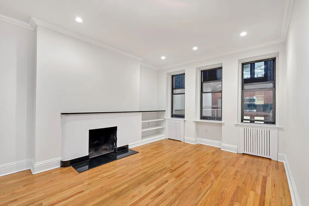 121 Madison Avenue - Photo 1