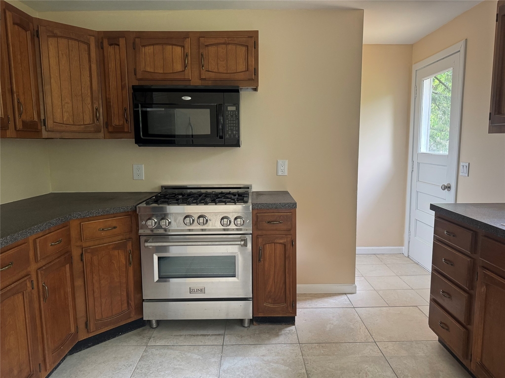 1013 Main Street - Photo 8