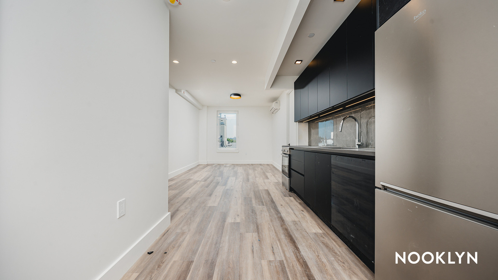 26 Quincy St  - Photo 5