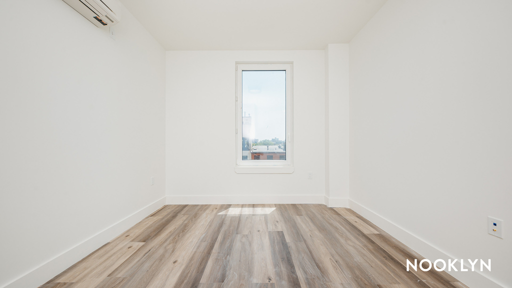 26 Quincy St  - Photo 15