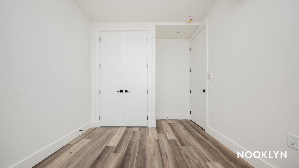 26 Quincy St  - Photo 3