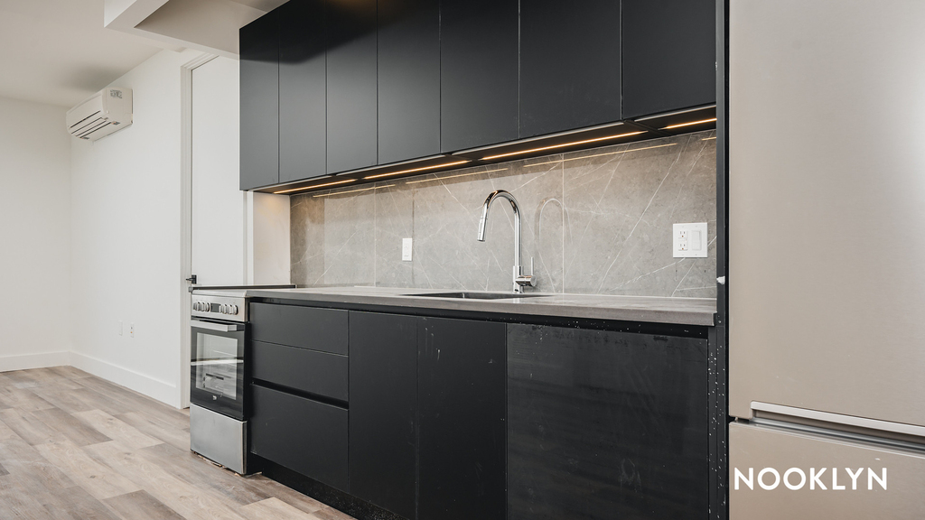 26 Quincy St  - Photo 1