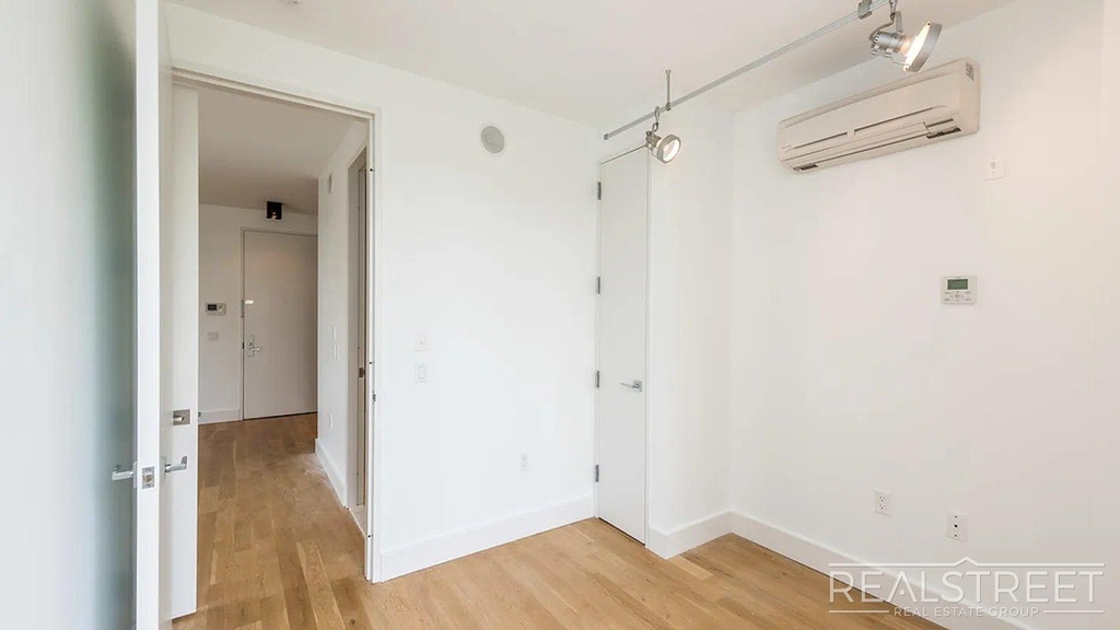 74 Maujer Street - Photo 10
