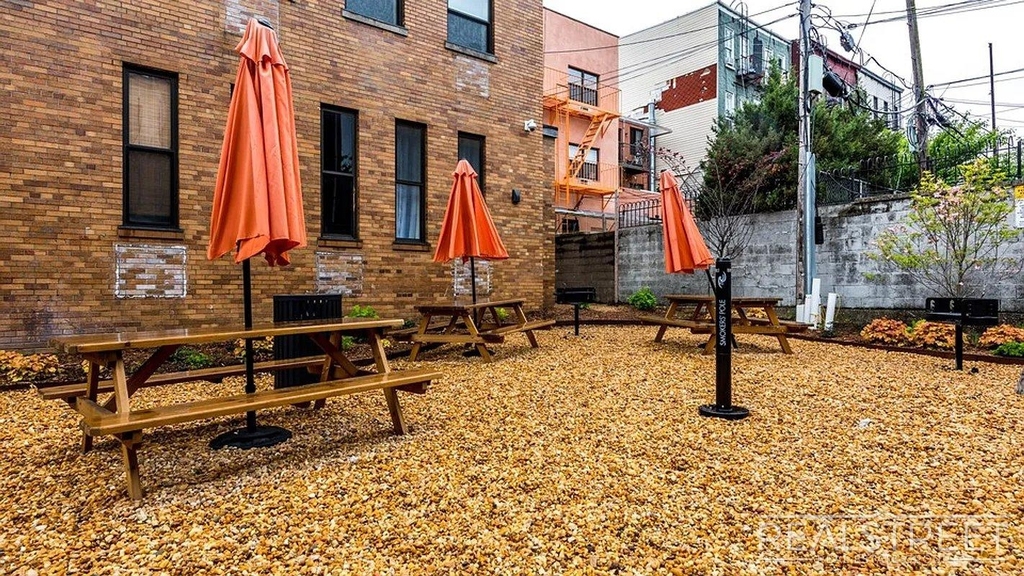 74 Maujer Street - Photo 13