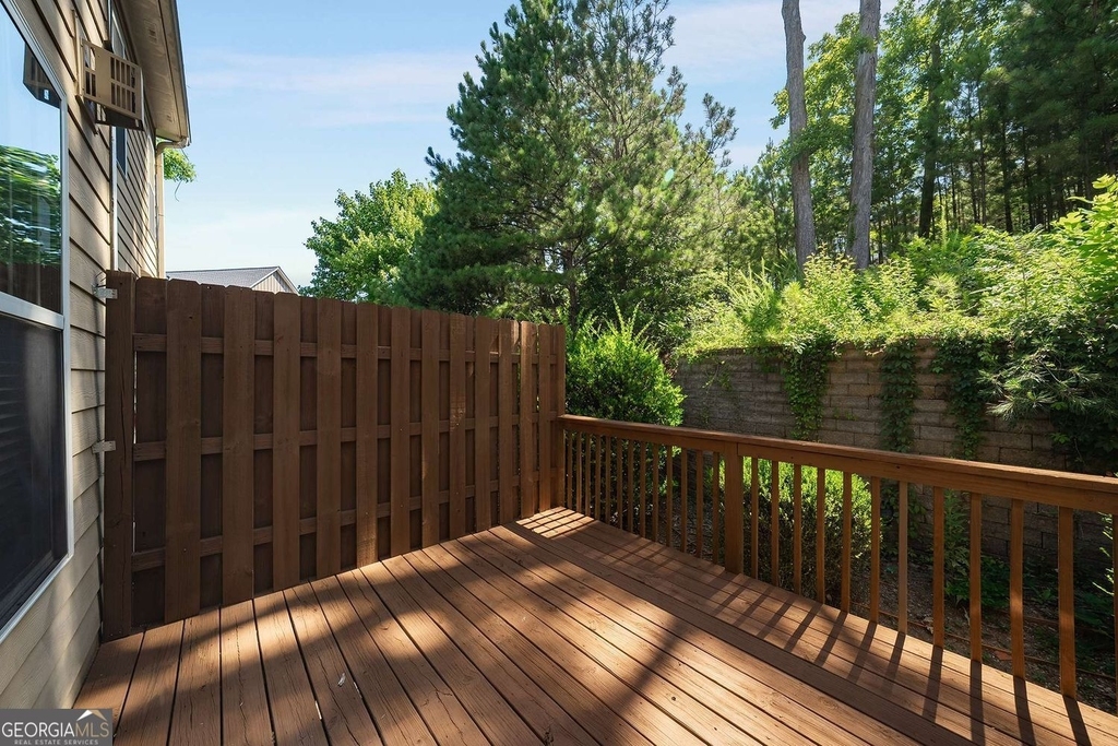 1798 Oakbrook Lane Nw - Photo 33