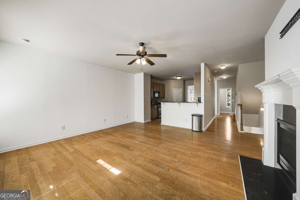 1798 Oakbrook Lane Nw - Photo 8