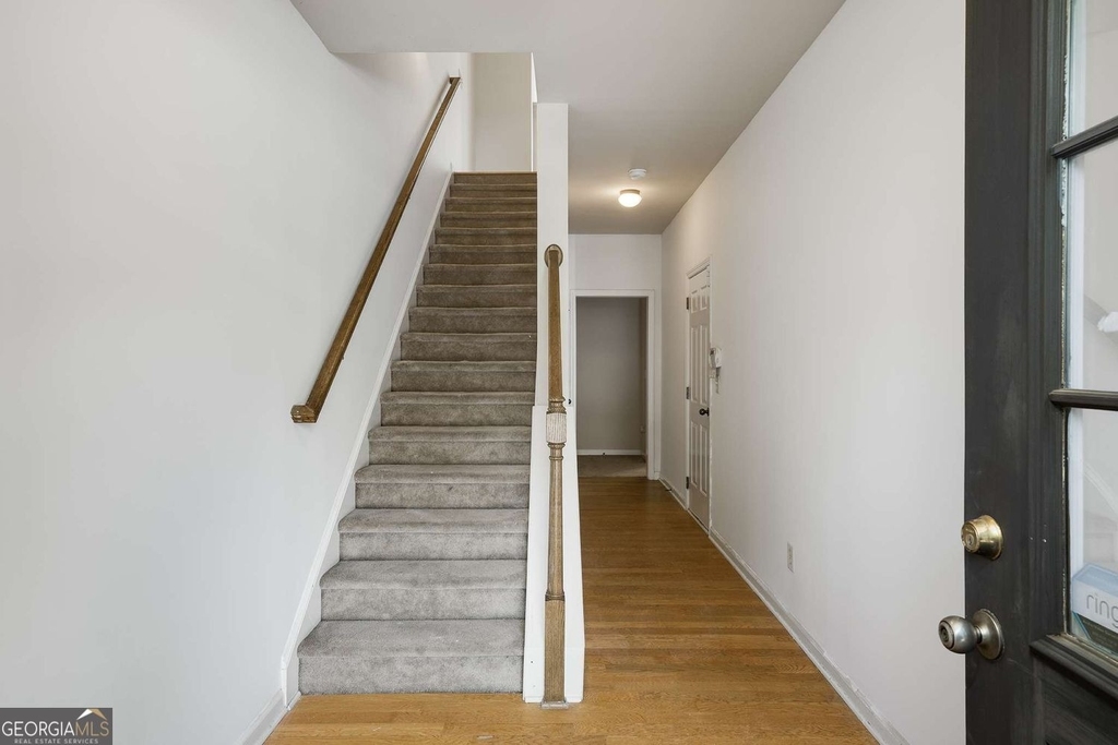 1798 Oakbrook Lane Nw - Photo 4