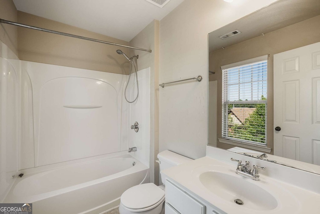 1798 Oakbrook Lane Nw - Photo 17