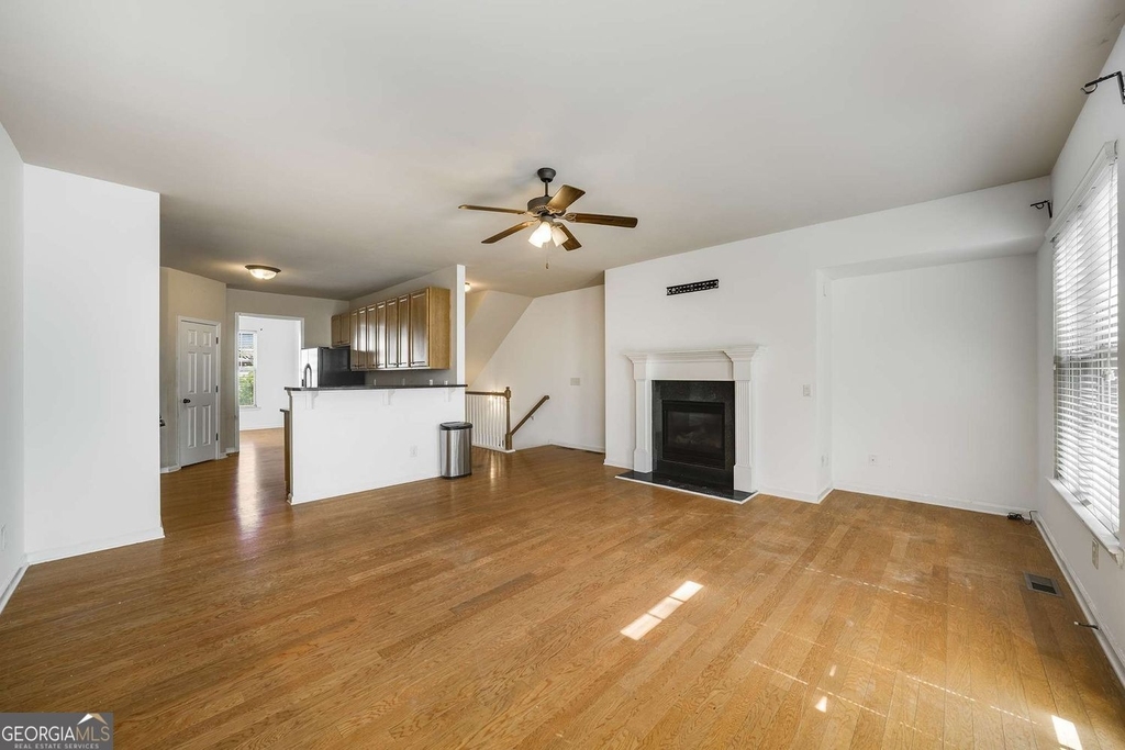 1798 Oakbrook Lane Nw - Photo 6