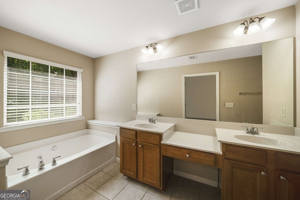 1798 Oakbrook Lane Nw - Photo 19